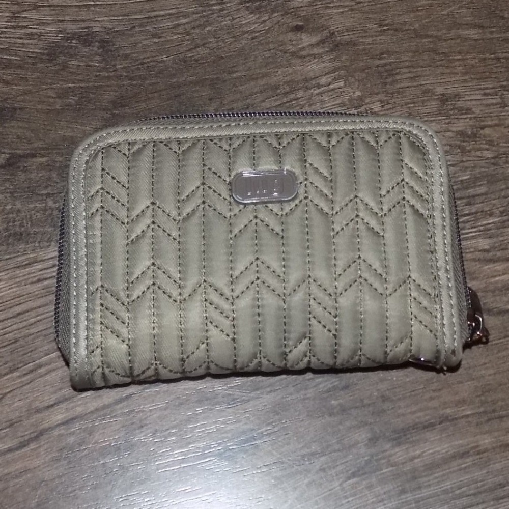 Lug Rodeo Wallet Women Small Olive Green Good Quilted RFID Zip Around